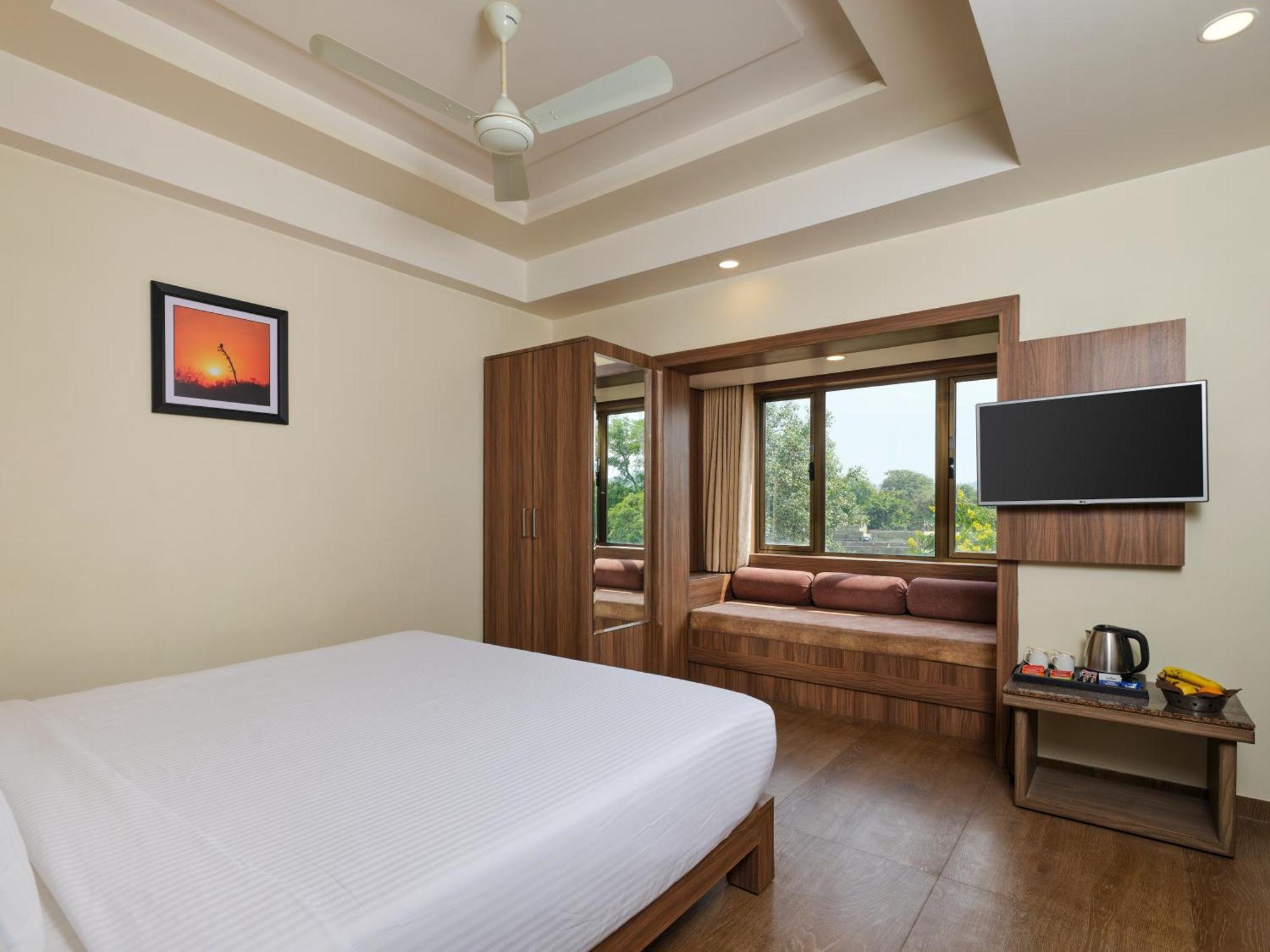 Pride Biznotel Sasan Gir Exterior photo